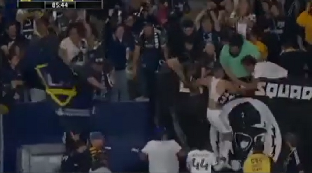 DELIRIJUM Joveljić golom u 86. minutu doneo pobedu Galaksiju, Amerika ovo ne pamti, navijači ga odneli na trbine (VIDEO)