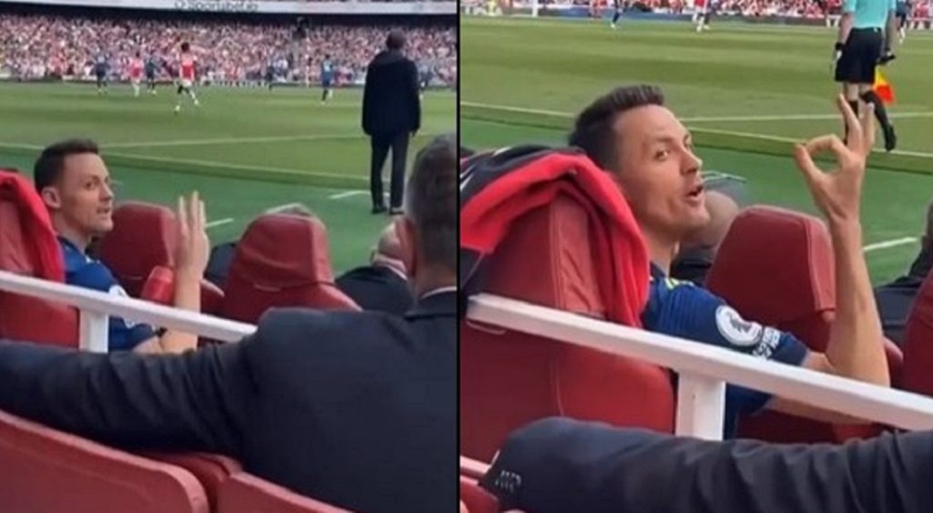 Navijači Arsenala provocirali Nemanju Matića… Srbin im nije ostao dužan (VIDEO)