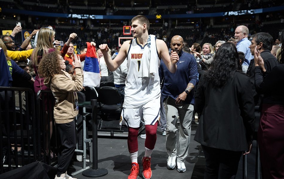 LEGENDA Jokić razbijene glave ispisao istoriju NBA! Uradio nešto što nisu uspeli Džordan i Lebron