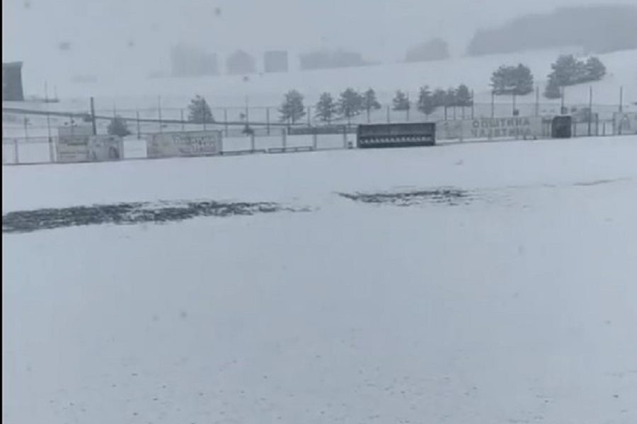 U PROLEĆE, KAD MU VREME NIJE Sneg pokrio stadion, pod znakom pitanja meč Zlatibor – Rad