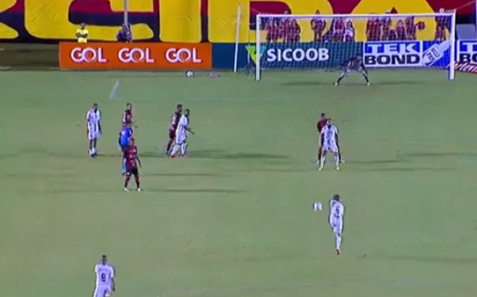 ISTI ROBERTO KARLOS Kakva golčina u trećoj brazilskoj ligi! (VIDEO)