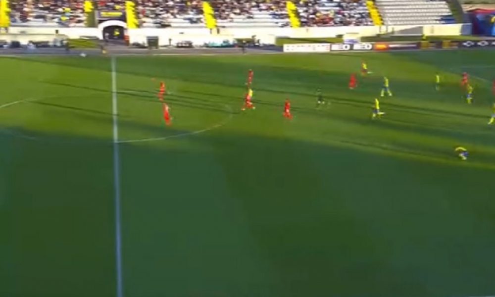 GOL SEZONE? Napadač malog portugalskog kluba pogodio sa 60 metara! (VIDEO)