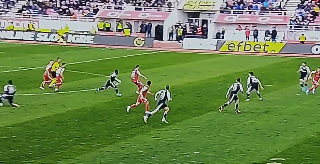 ERAKOVIĆ NENAMERNO ČASTIO NIŠLIJE Nesuđeno pojačanje Zvezde i „zemljak“ Borjana postigao gol! Crveni karton za domaće (VIDEO)