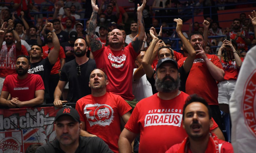 TAKO SE NAVIJA Barseloni utešno treće mesto, crveno-bela Arena aplauzom ispratila Olimpijakos! (VIDEO)