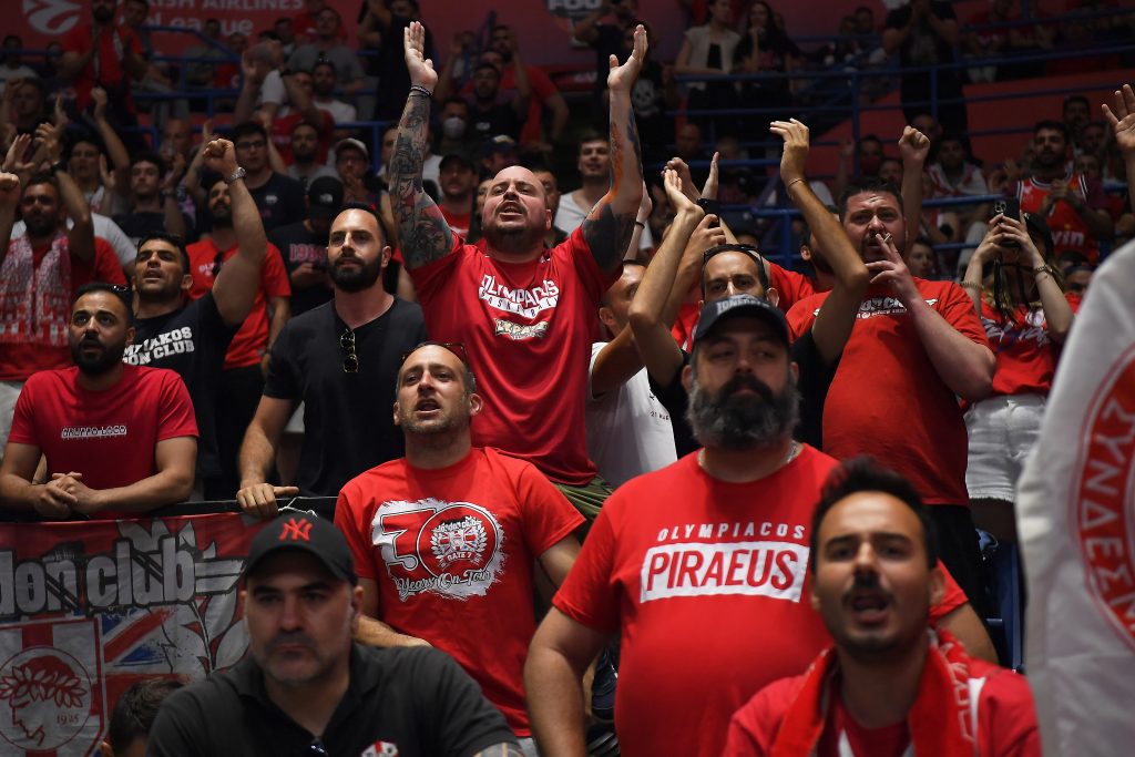 TAKO SE NAVIJA Barseloni utešno treće mesto, crveno-bela Arena aplauzom ispratila Olimpijakos! (VIDEO)