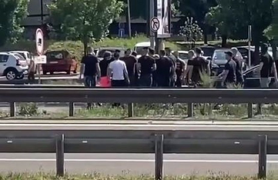 FRKA UOČI FINALA Navijači blokirali autoput i sukobili se sa policijom (VIDEO)