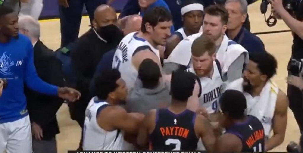 POBESNELI BOBAN Srbin hteo da prebije provokatora, saigrači ga jedva obuzdali! Dalas ubedljivo do finala Zapada (VIDEO)