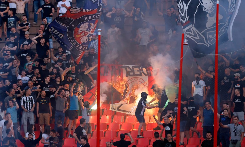 „Grobari“ napravili bakljadu na južnoj tribini i poslali jasnu poruku (FOTO)