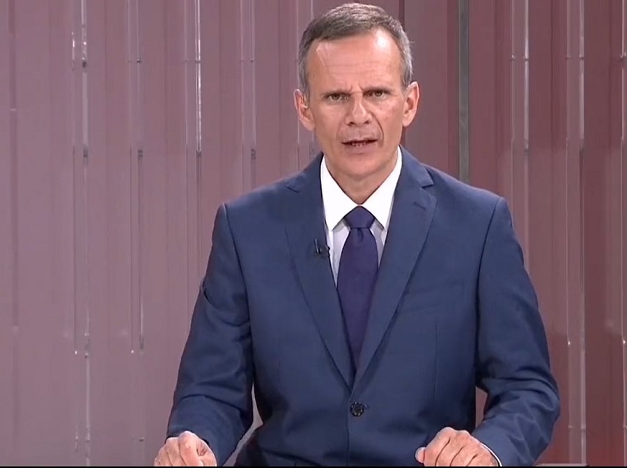 Nije lako pred kamerama… Strajnić imao grdnih problema pred drugo poluvreme meča Ajntrahta i, i, i… (VIDEO)