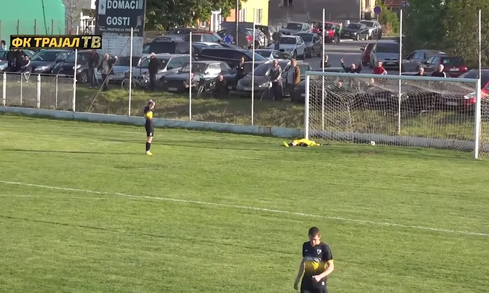 BIZARAN GOL U SRPSKOJ LIGI Lopta preletela golmana, kojem su prethodno izbijena dva zuba (VIDEO)