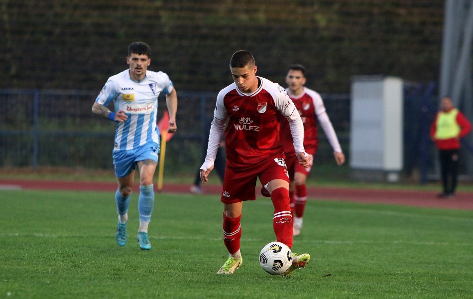 PRVENAC U SUPERLIGI S 16 GODINA Veljko Ilić: Suviše sam mlad da bih razmišljao o sebi kao o zvezdi, ali biću dobar igrač!