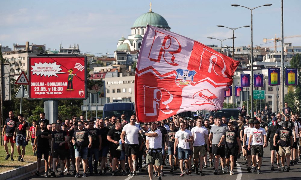 CRVENO-BELI BEOGRAD „Delije“ i „Gate 7“ zajedno do „Marakane“, odjekuju navijačke pesme Olimpijakosa (FOTO+VIDEO)