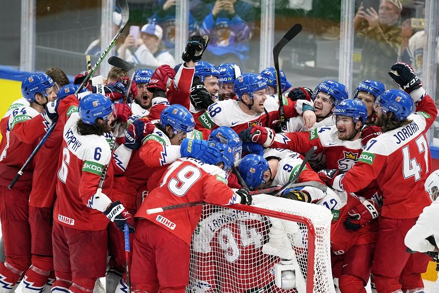 FURIOZNA POSLEDNJA TREĆINA Hokejaši Češke pregazili Amere i osvojili svetsku bronzu