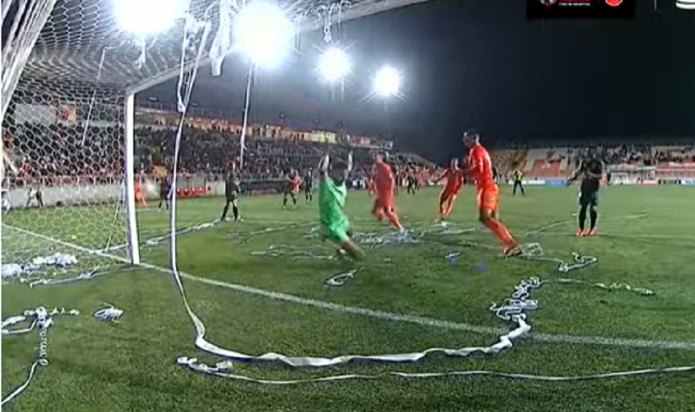 SUDIJA, ŠTA SI GLEDAO? Priznat fantomski gol! Gde? Naravno, u Južnoj Americi… (VIDEO)
