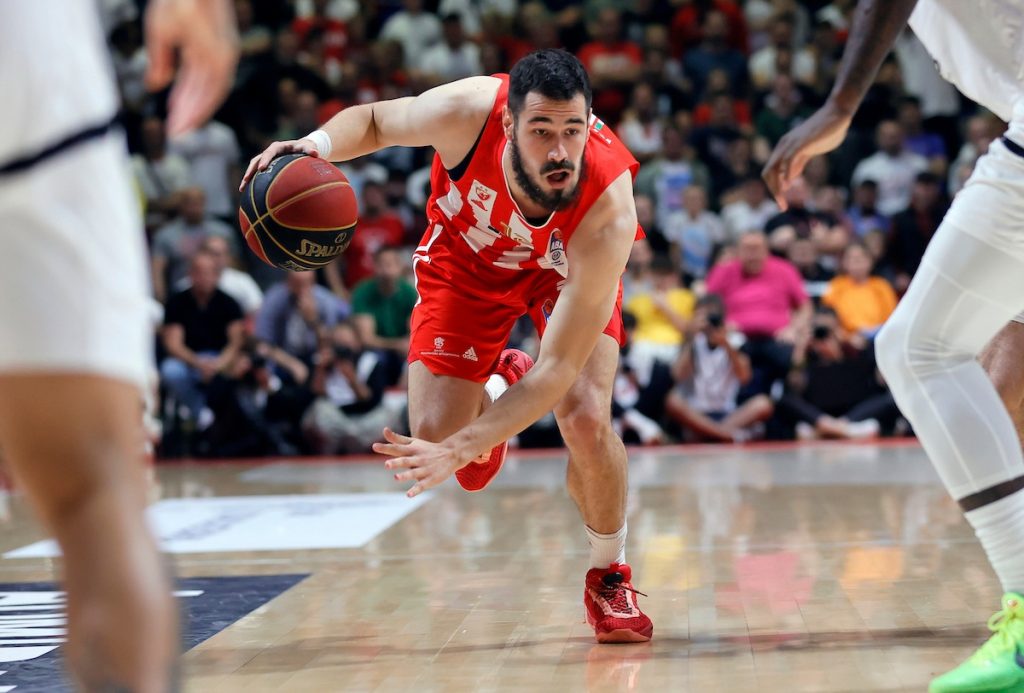 POLUVREME Zvezda na sedam poena viška, Lesor održava Partizan u životu