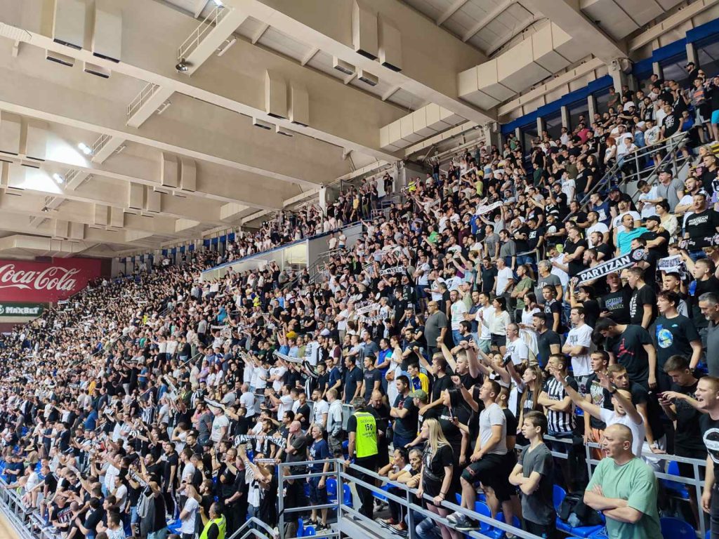PAKLENA ATMOSFERA Pun Pionir dočekuje Budućnost! (VIDEO)