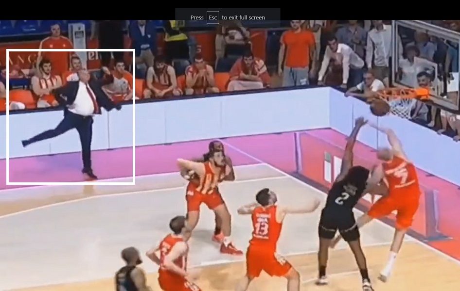 JEDINSTVEN Radonjizam… Trener Crvene zvezde miks Majkla Džeksona i Čarlija Čaplilna (VIDEO)