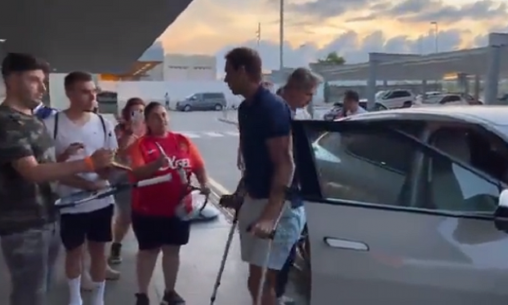O ČEMU JE REČ? Nadal pre sedam dana rušio rivale jednog za drugim, a danas na štakama… (VIDEO)