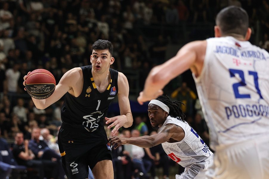 „GROBARI“ ĆE DA SE ODUŠEVE Tristan se naoštrio, pogađa trojke kao od šale (VIDEO)
