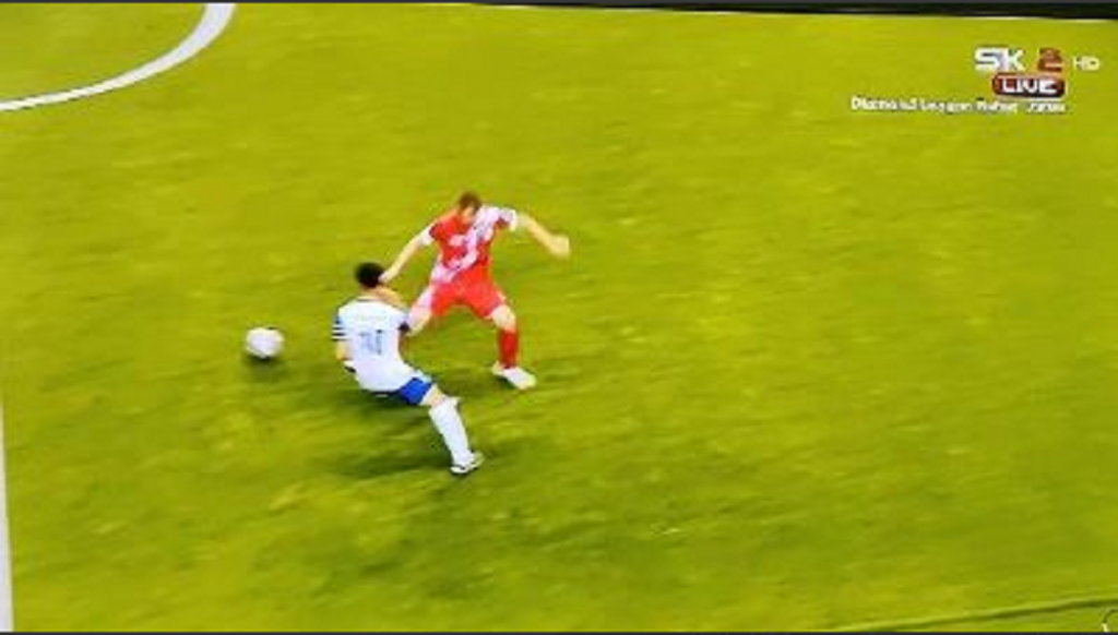 UMALO TUČA NA MINI FUDBALU Kroz odbranu Srbije lopta može da prođe, ipak ne i protivnički igrač (VIDEO)