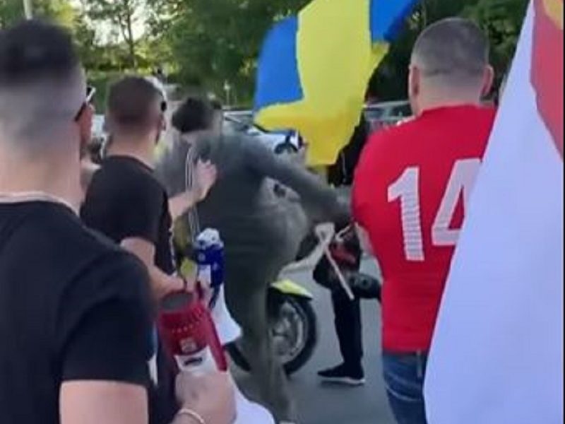 NALETELI NA POGREŠNE Huligani napali srpske navijače u Švedskoj, ali su dobili po nosu (VIDEO)
