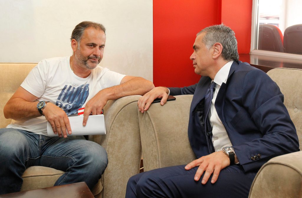 PET POGODAKA U METU I JEDAN PROMAŠAJ Ako želiš dobro strano pojačanje pozovi Grofa…