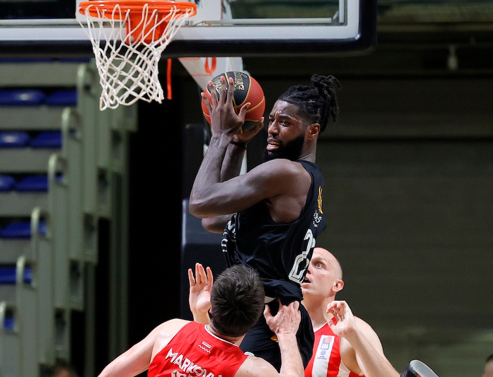 CRNO-BELO POLUVREME IZ SNOVA Majstorica je jasno na vidiku, Partizan ubacio skoro 70 poena za poluvreme!