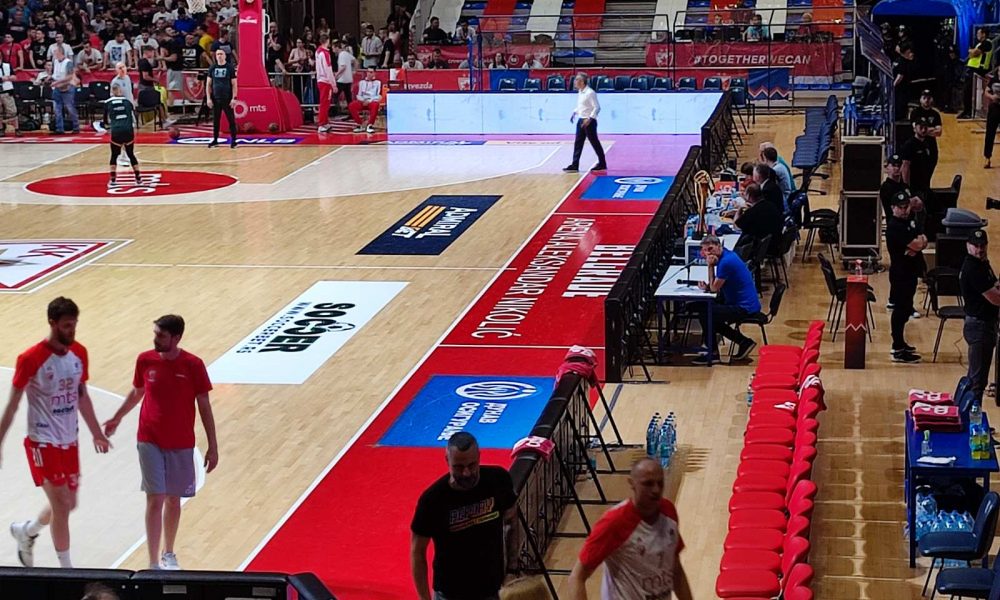 OVACIJE ZA GUROVIĆA Zvezdaši aplauzom pozdravili bivšeg igrača! (VIDEO)
