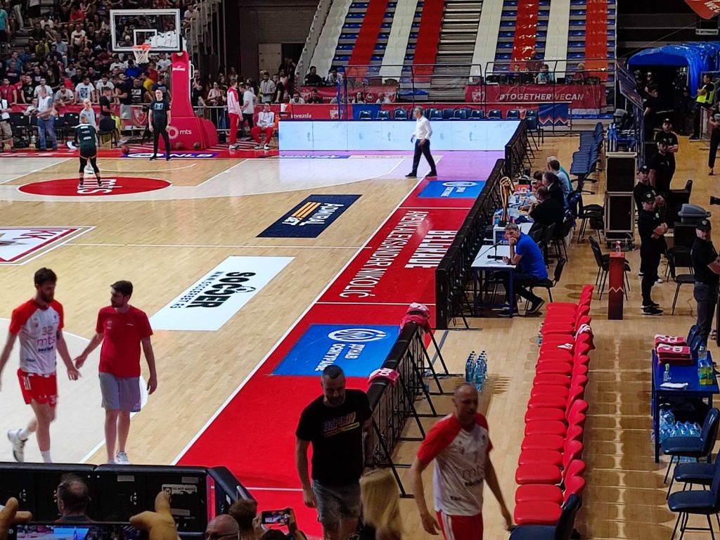 OVACIJE ZA GUROVIĆA Zvezdaši aplauzom pozdravili bivšeg igrača! (VIDEO)