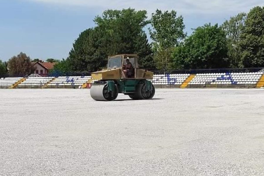 LOŠI USLOVI SU PROŠLOST Nova travnata podloga na pančevačkom stadionu! „Sledeće sezone u Superligi“