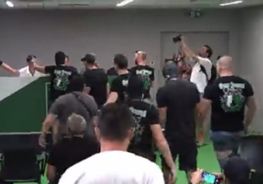 POTPUNI HAOS Ljubljanski „ultrasi“ oterali novog trenera iz sale! (VIDEO)