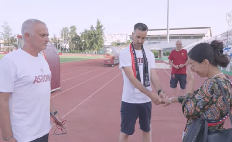 TAMO GA OBOŽAVAJU Murinjo prvo rekao „može“, pa uporno ponavljao „ne“, a onda ostao zapanjen (VIDEO)
