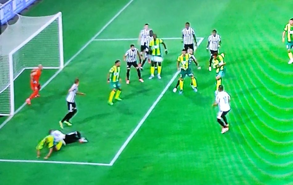 HLADAN TUŠ ZA CRNO-BELE Garsija posle kornera izjednačio rezultat! (VIDEO)