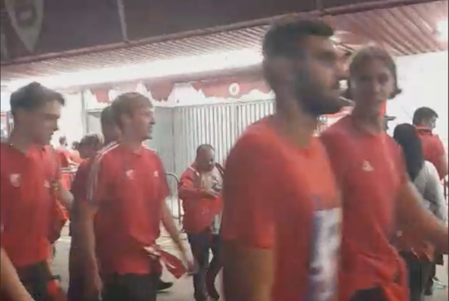 UJEDINJENI CRVENO-BELI Podrška za fudbalere Zvezde i od kolega iz košarkaške sekcije (VIDEO)