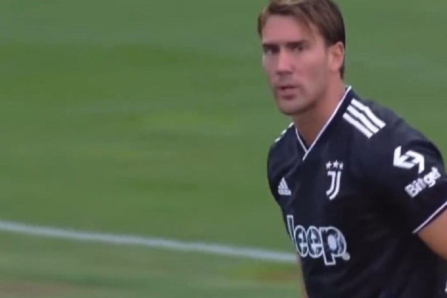 ITALIJA BRUJI Vlahović sočno opsovao! Bio besan zbog svoje igre i rezultata… (VIDEO)
