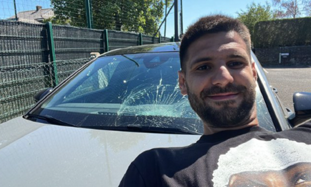 MITROGOL BAŠ POGAĐA Buši mreže protivničkih golmana, saigračima lomi šoferšajbne (VIDEO)