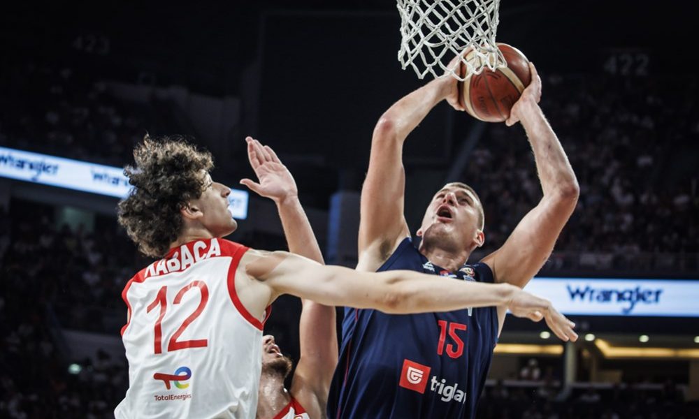 JAČI I OD SUDIJA Srbija pobedila Turke, ali i očajne arbitre! „Orlovi“ još imaju šanse za Mundobasket