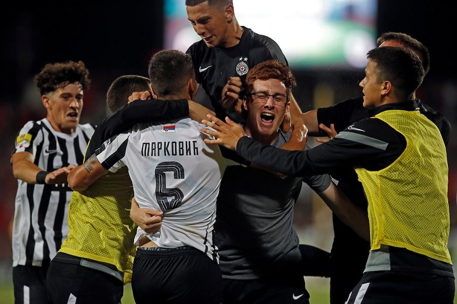 UVEK UZ CRNO-BELE Bivši trener Partizana podržao fudbalere pred meč sa Hamrunom (FOTO)