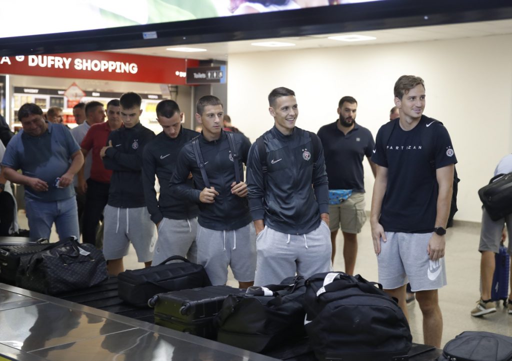 Partizan stigao na Maltu, osmesi pred overu grupne faze LK (FOTO)
