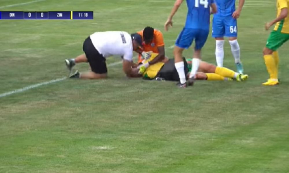 STRAVIČNE SCENE Fudbaler se sudario sa golmanom, lekari mu se bore za život! (VIDEO)