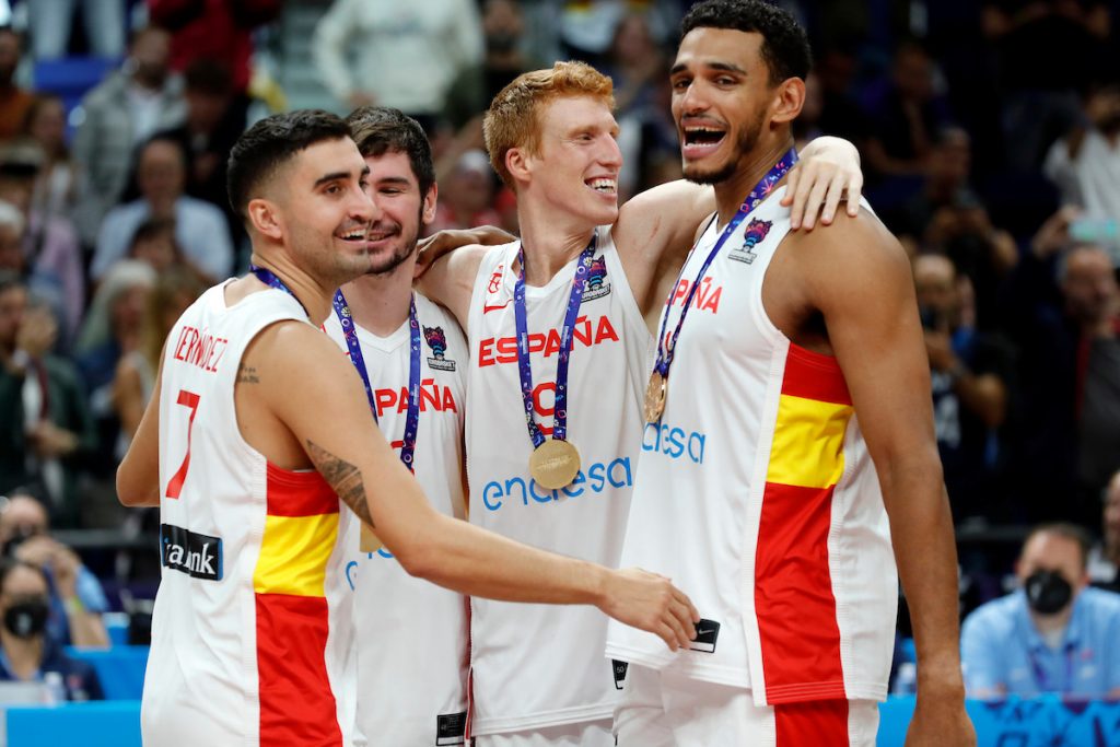 SRBIJO, GLEDAJ I UČI Španska lekcija – kako da budeš najbolji u košarci!