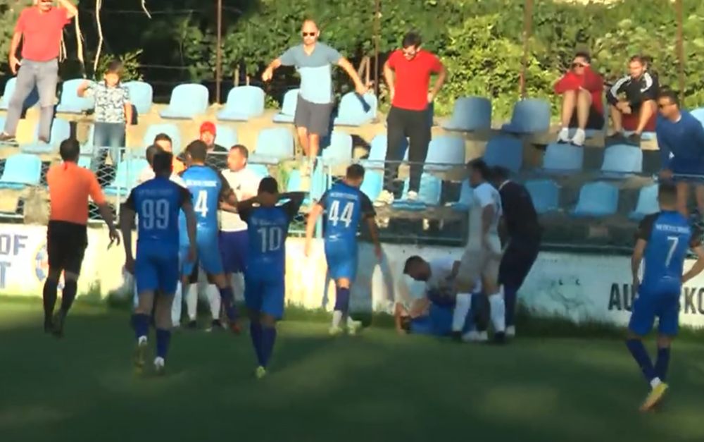 DRAMA U KOMŠILUKU Strašan udarac glavom o zid i molitve za nesrećnog fudbalera (VIDEO)