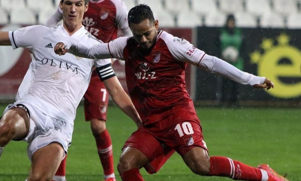 SAMBA NA „ČIKA DAČI“ Radnički doveo Evandra!