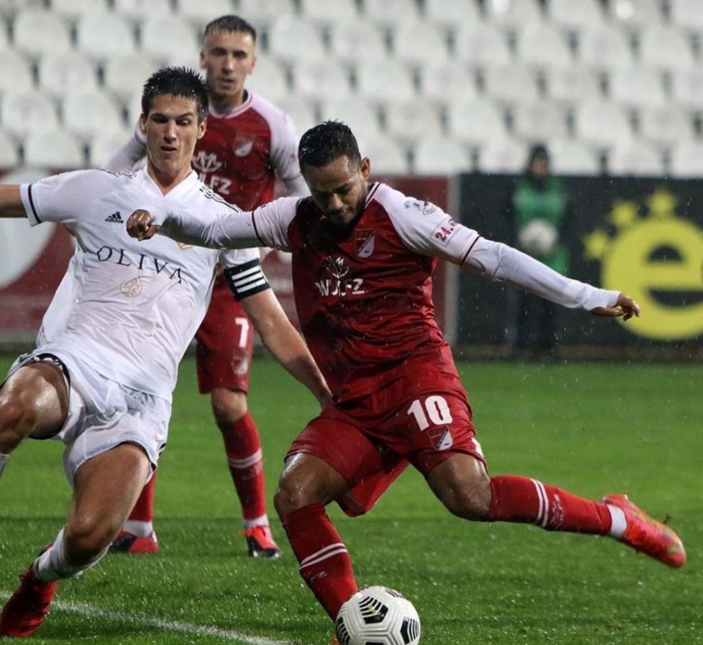 SAMBA NA „ČIKA DAČI“ Radnički doveo Evandra!