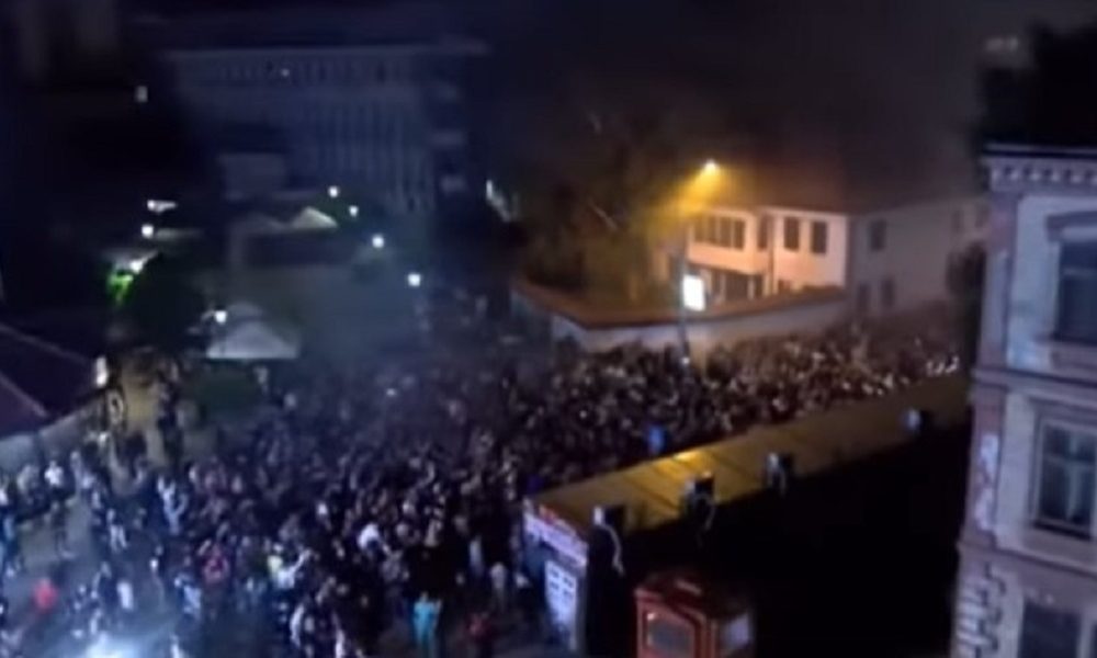 NOVI PAZAR OVO NE PAMTI Hiljade navijača dočekalo fudbalere, orilo se: Igraćemo sada Ligu šampiona (VIDEO)