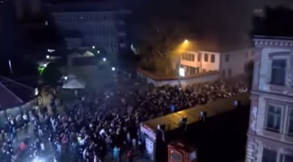 NOVI PAZAR OVO NE PAMTI Hiljade navijača dočekalo fudbalere, orilo se: Igraćemo sada Ligu šampiona (VIDEO)