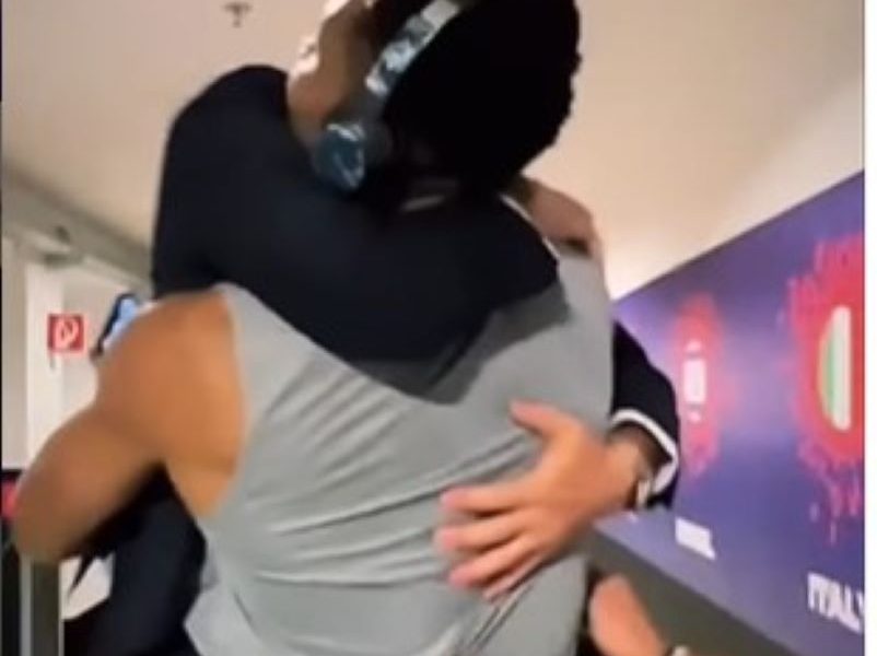 HIT SNIMAK Pogledajte kome je italijanski selektor potrčao u zagrljaj posle pobede nad Srbijom (VIDEO)