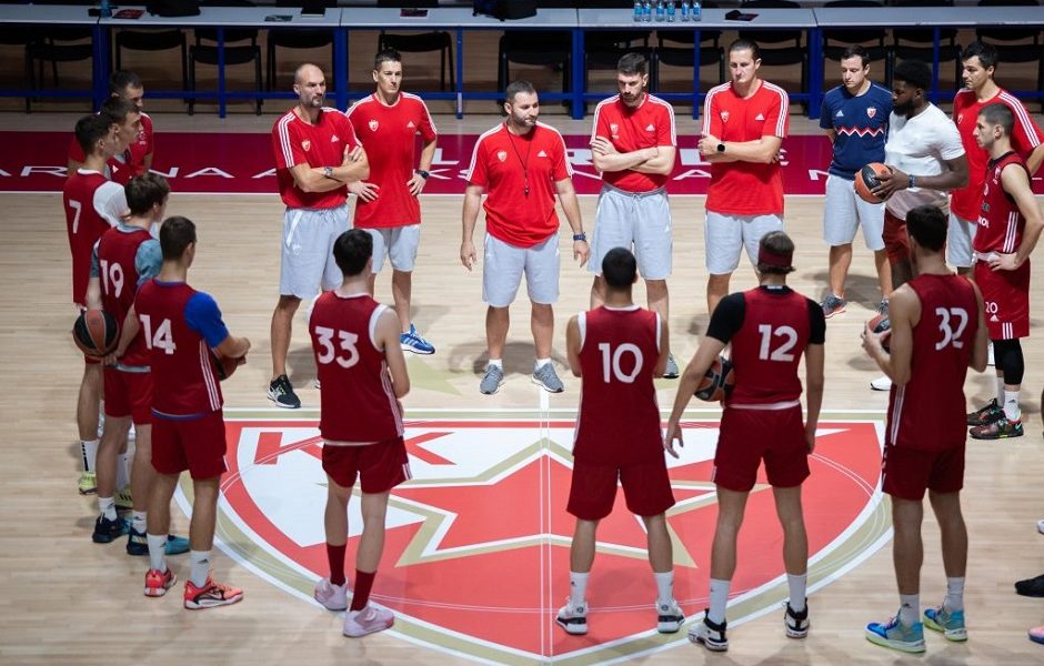 NE SLUTI NA DOBRO Zvezda se kockala na jednoj poziciji… Za sada joj se to nije isplatilo
