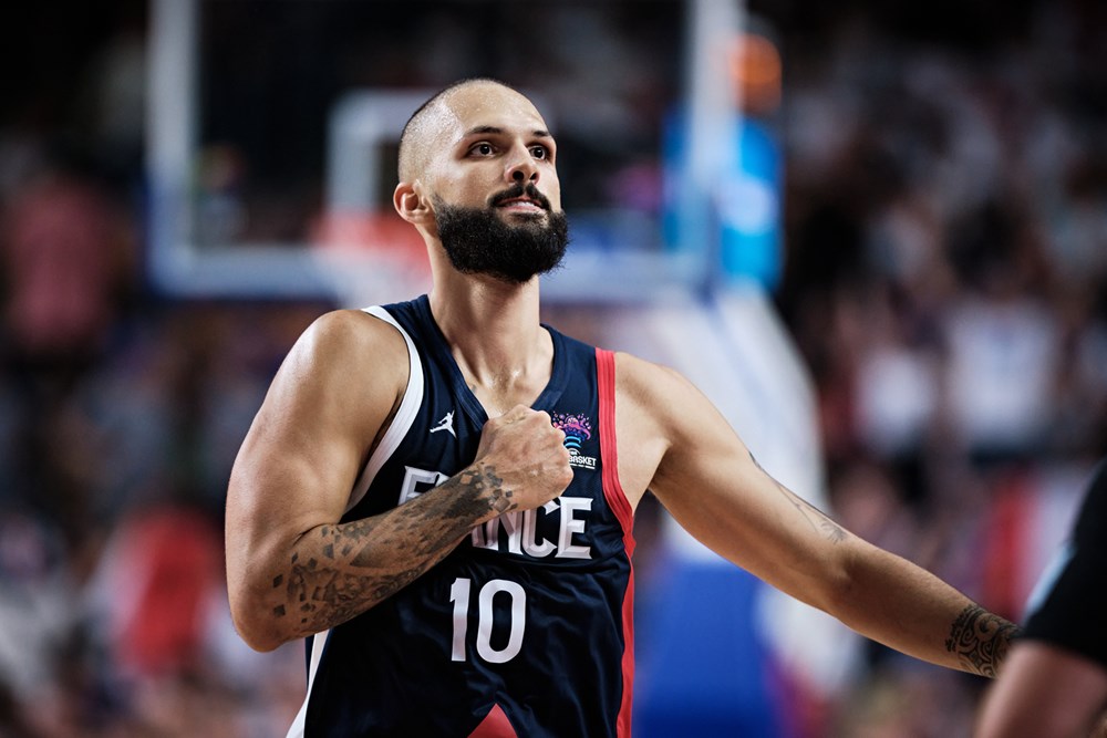 DERBI DANA NA EVROBASKETU Litvanija tone sve dublje: Furnije „zapalio“ mrežice, Francuska se budi