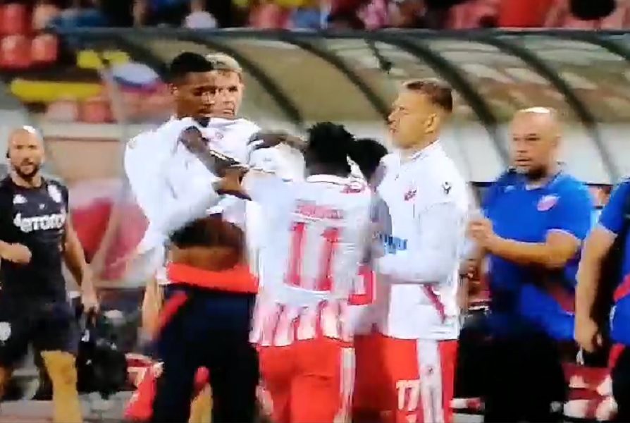 VRELA GLAVA Kanga na poluvremenu napao Bukarija, umalo da izbije tuča i teška bruka! (VIDEO)